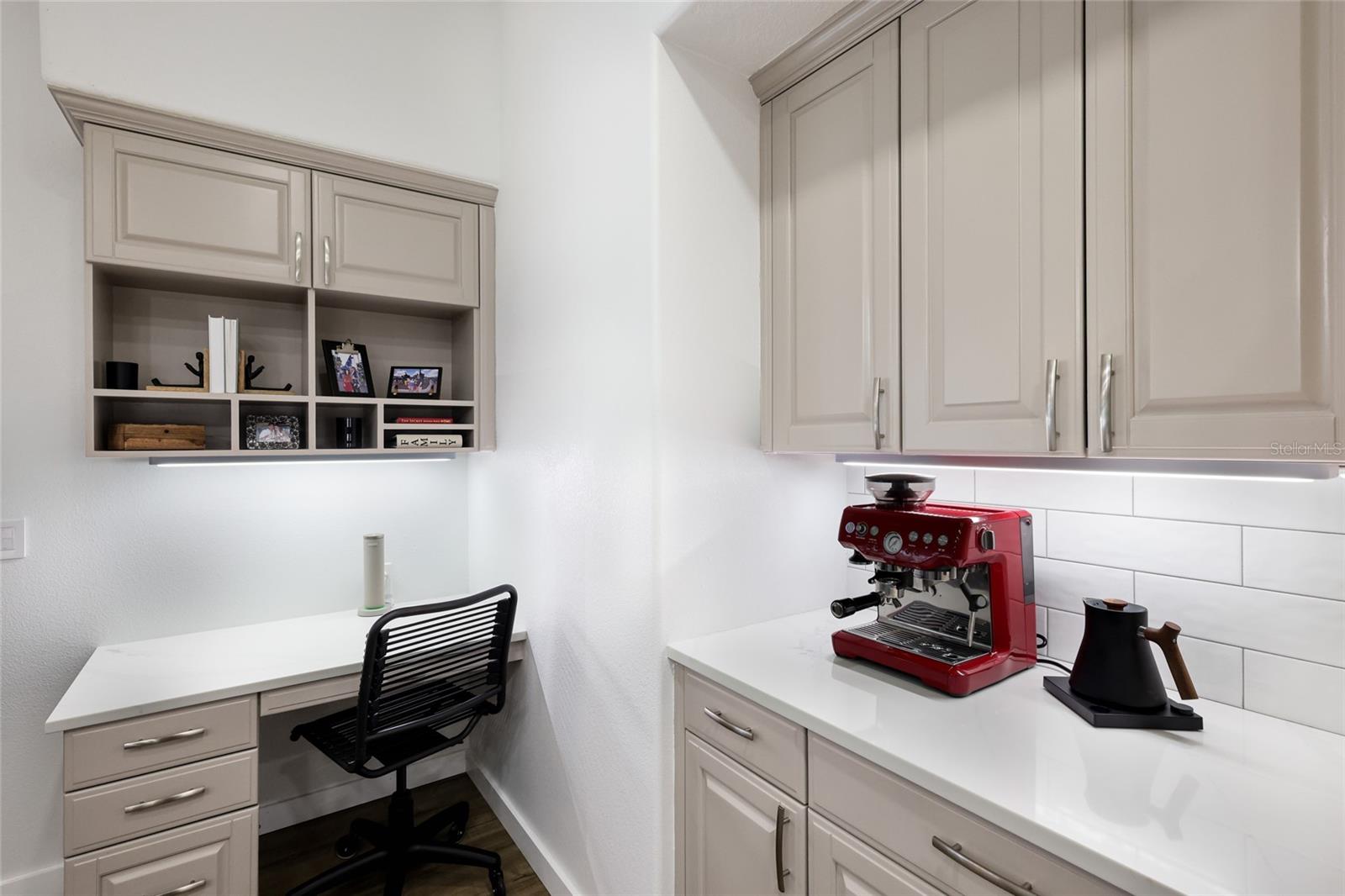 8009 ROYAL BIRKDALE CIR, LAKEWOOD RANCH, FL, 34202