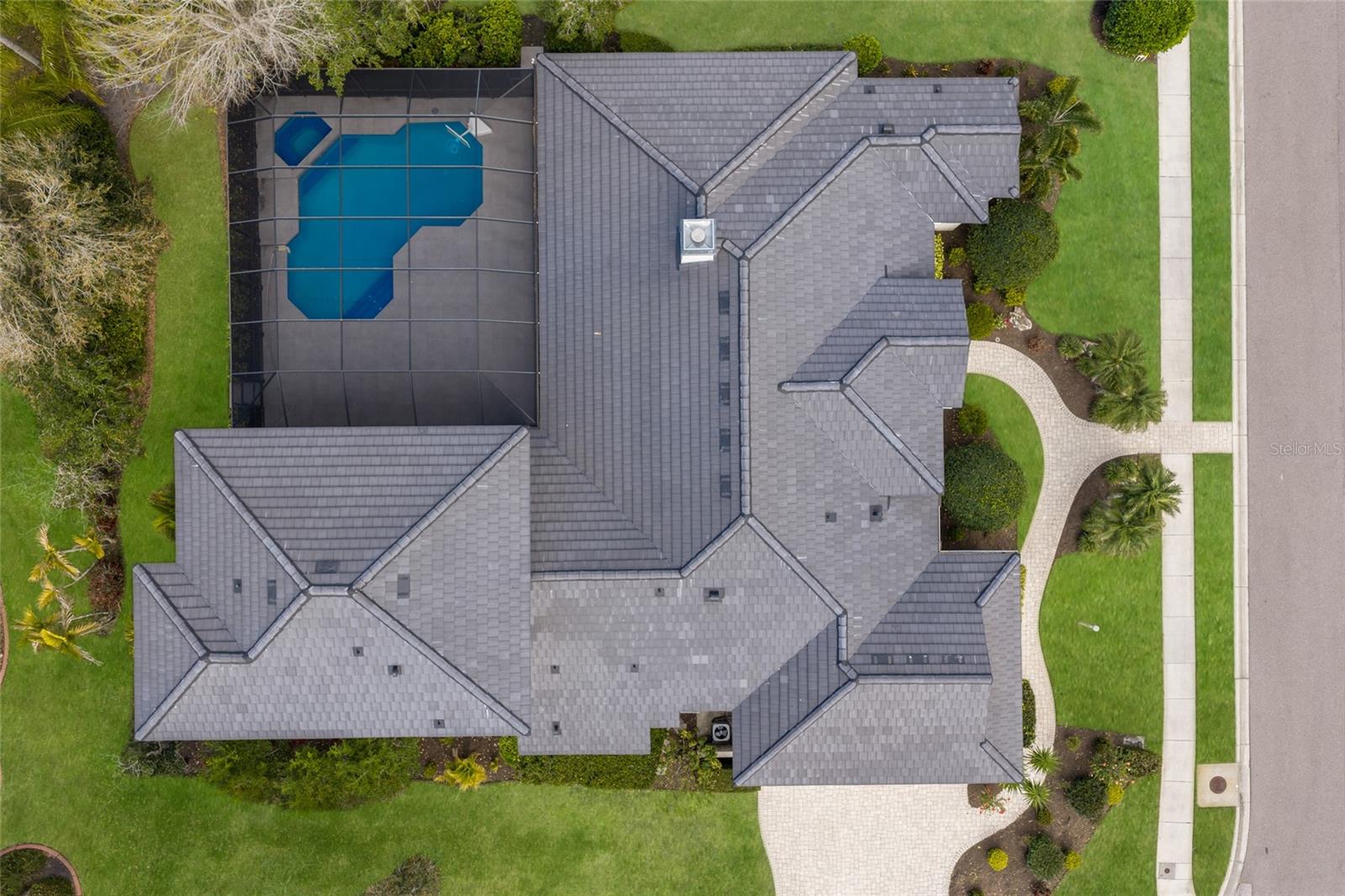 8009 ROYAL BIRKDALE CIR, LAKEWOOD RANCH, FL, 34202