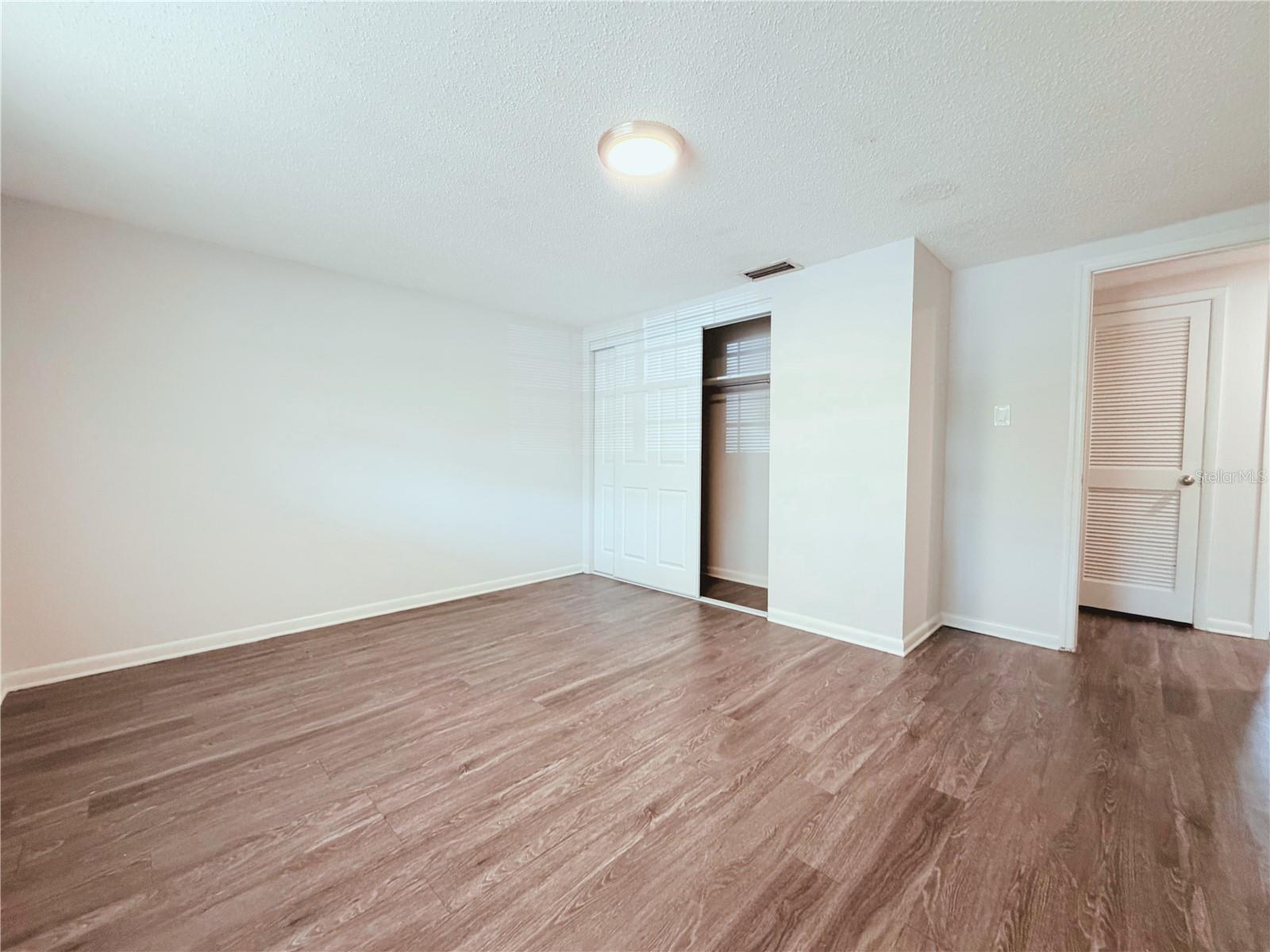 5305 OAKWOOD CT #17, TAMPA, FL, 33610