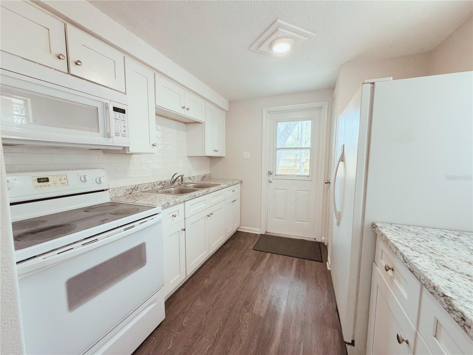 5305 OAKWOOD CT #17, TAMPA, FL, 33610