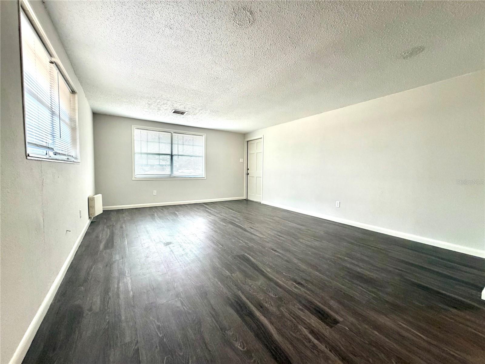 5305 OAKWOOD CT #17, TAMPA, FL, 33610