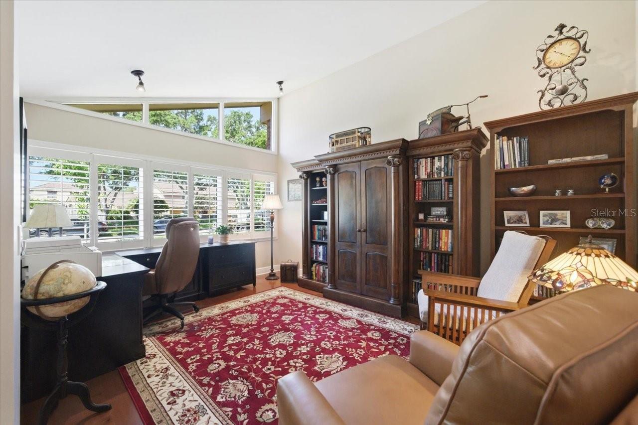 4014 CARROLLWOOD VILLAGE DR, TAMPA, FL, 33618