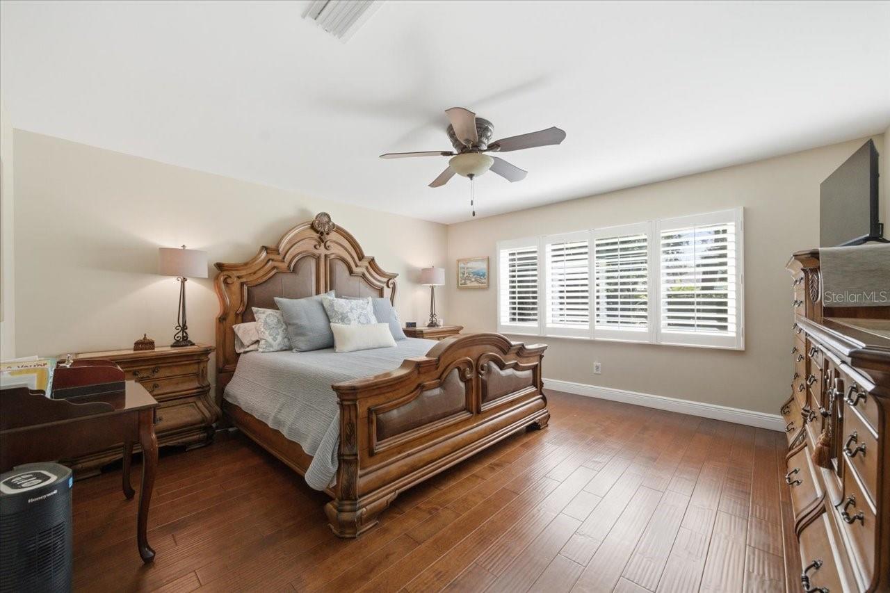 4014 CARROLLWOOD VILLAGE DR, TAMPA, FL, 33618