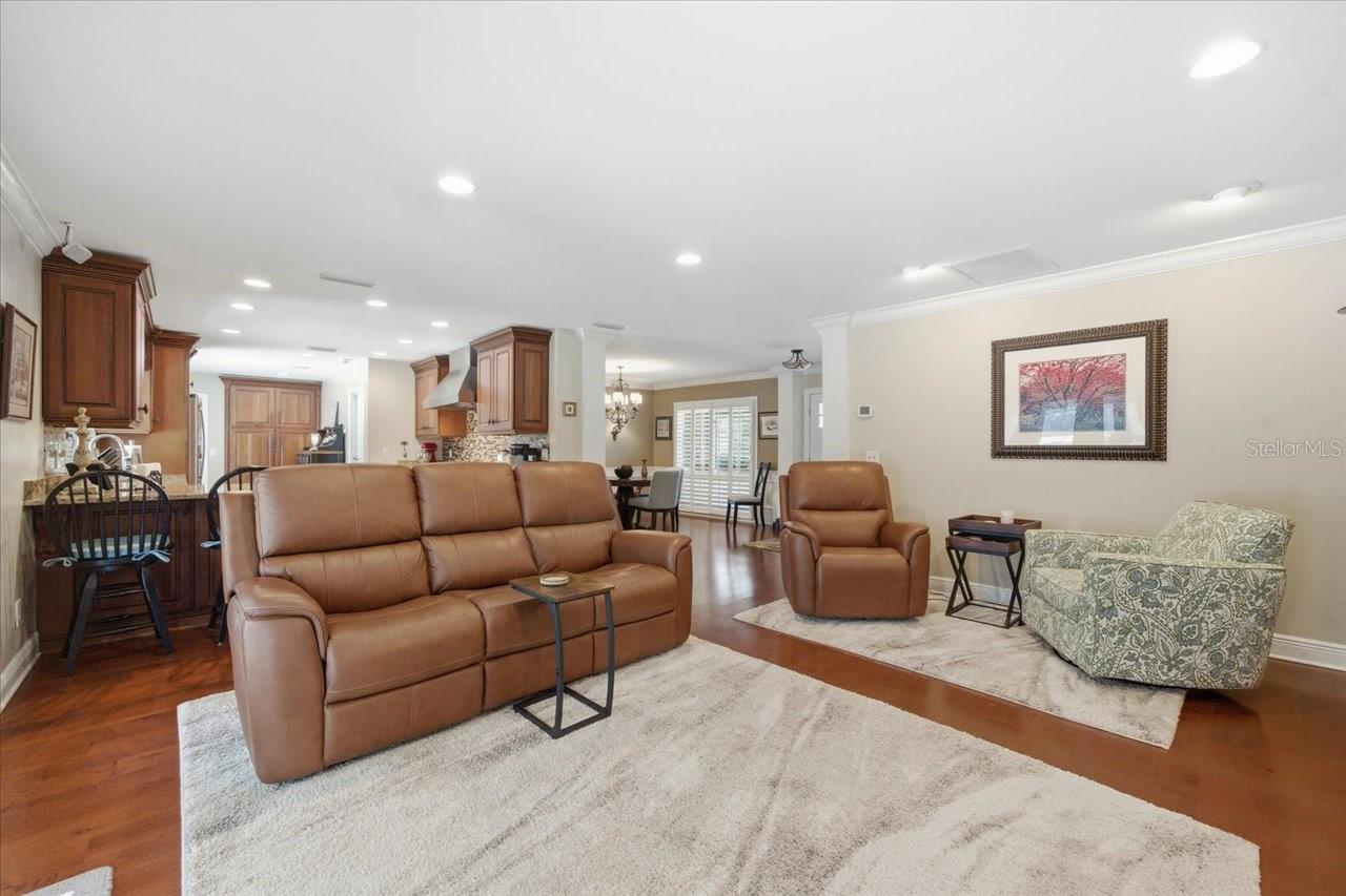 4014 CARROLLWOOD VILLAGE DR, TAMPA, FL, 33618
