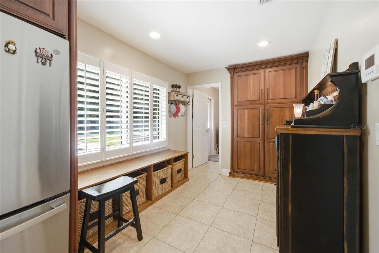 4014 CARROLLWOOD VILLAGE DR, TAMPA, FL, 33618