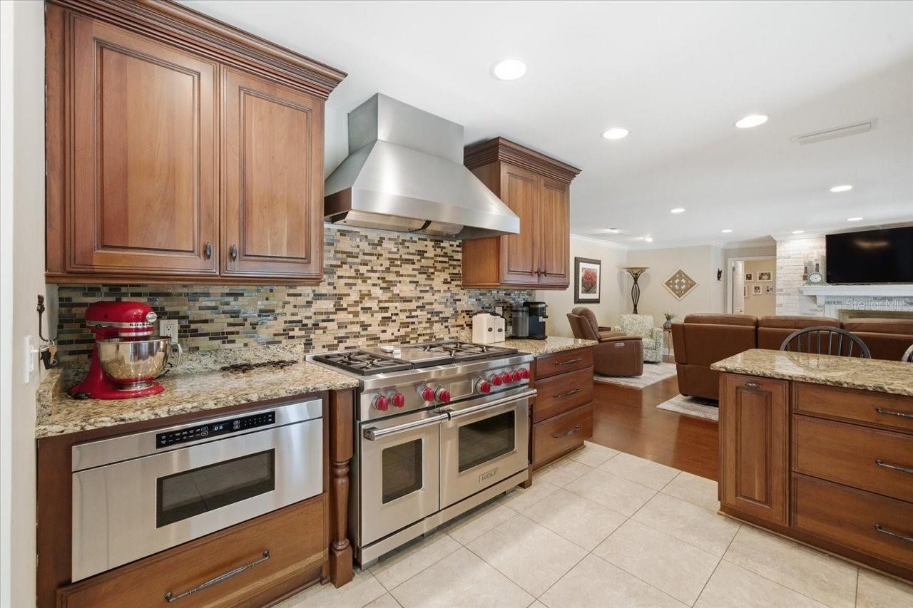 4014 CARROLLWOOD VILLAGE DR, TAMPA, FL, 33618