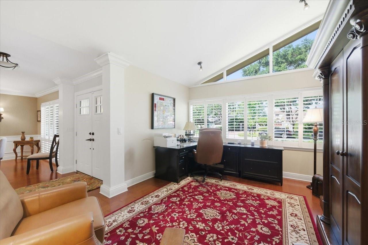 4014 CARROLLWOOD VILLAGE DR, TAMPA, FL, 33618