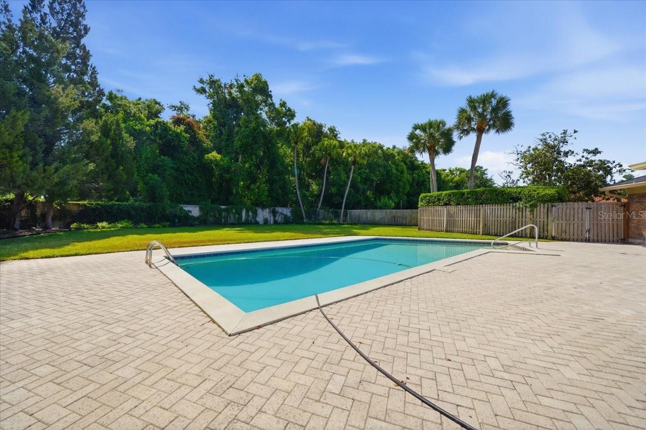 4014 CARROLLWOOD VILLAGE DR, TAMPA, FL, 33618