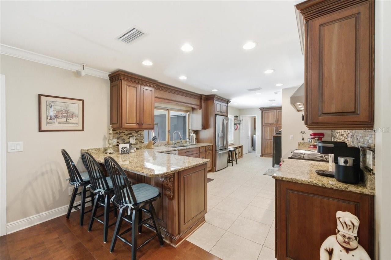 4014 CARROLLWOOD VILLAGE DR, TAMPA, FL, 33618