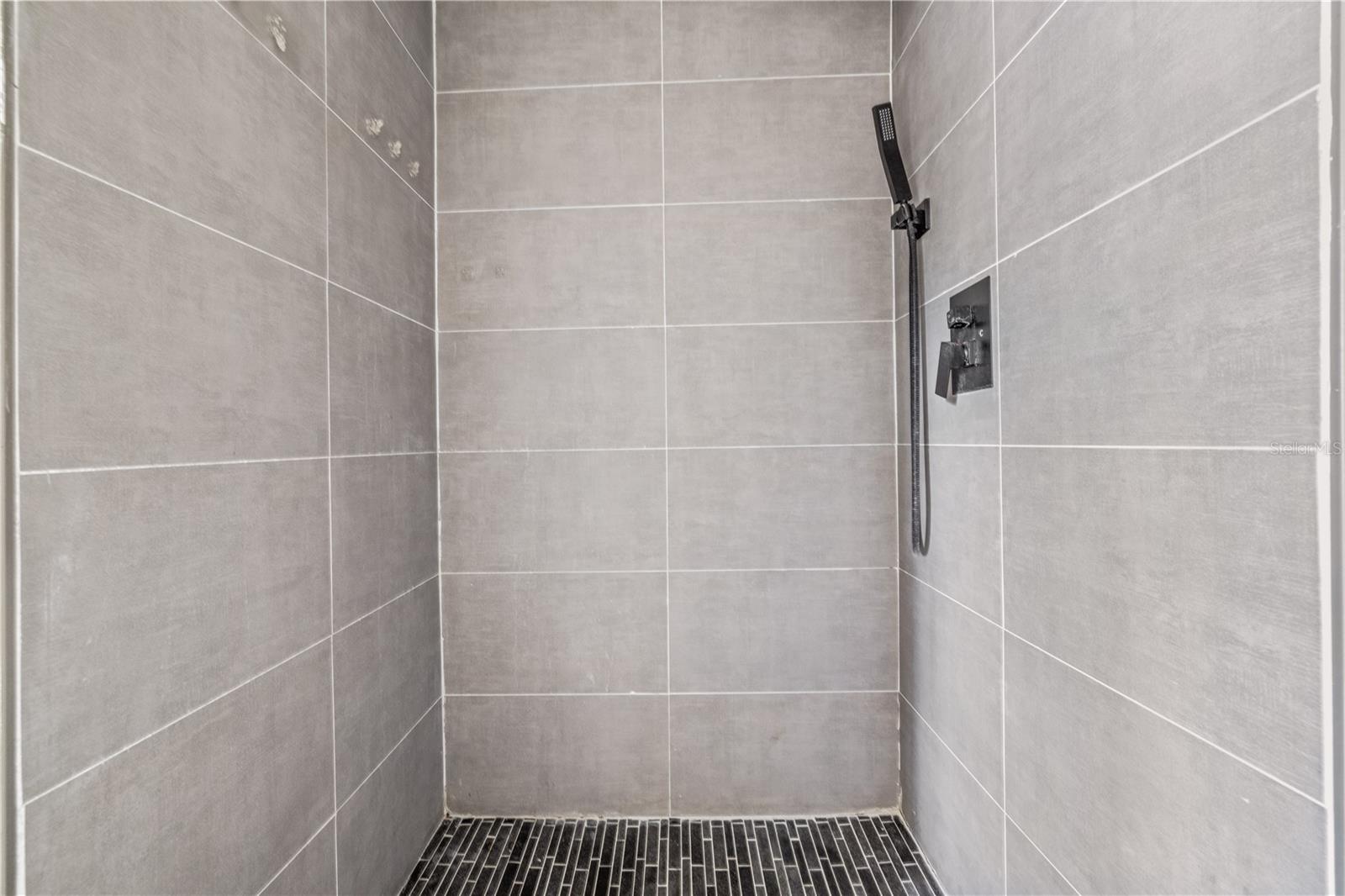 8303 N 11TH ST, TAMPA, FL, 33604