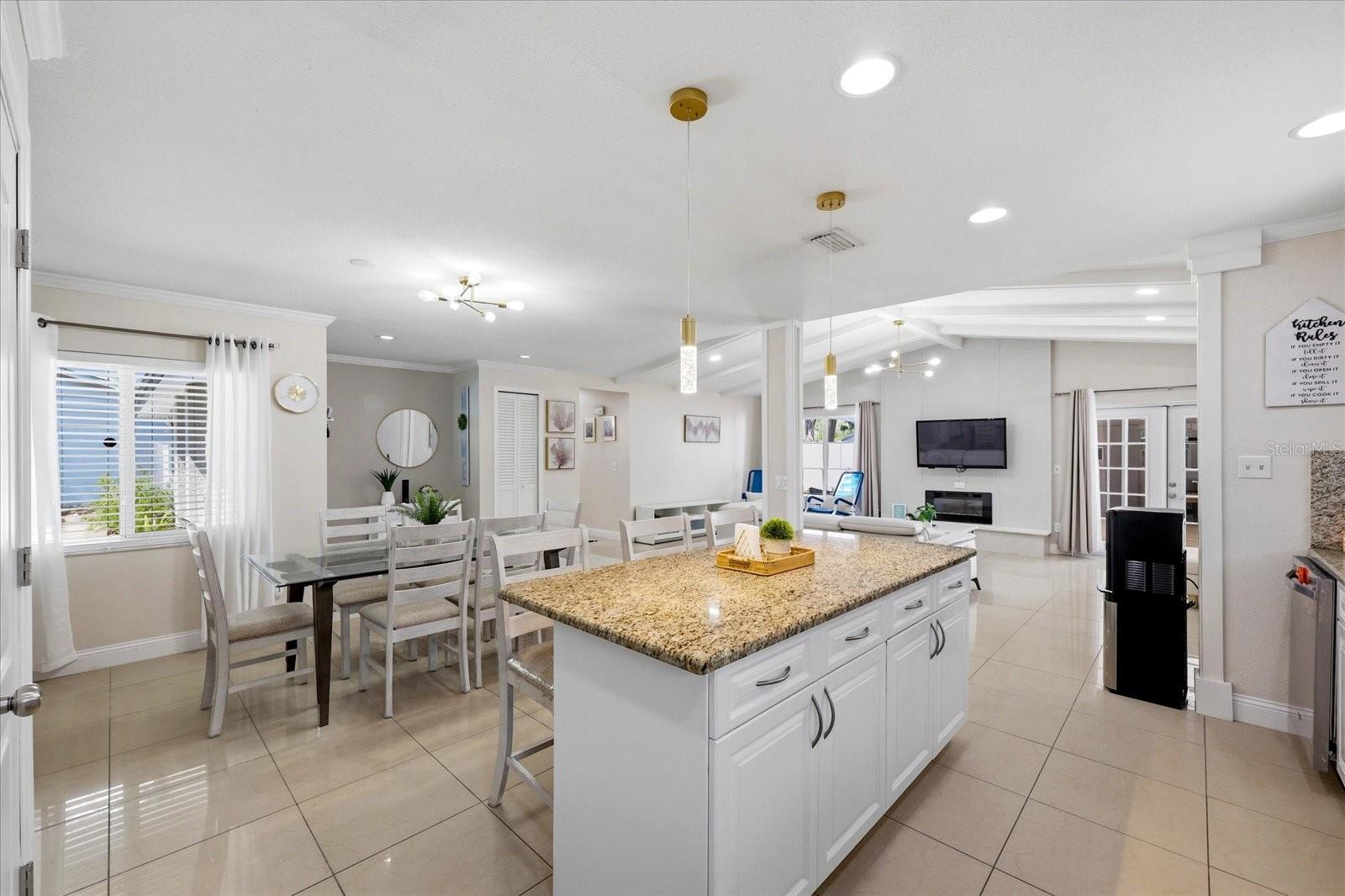 8331 W POCAHONTAS AVE, TAMPA, FL, 33615