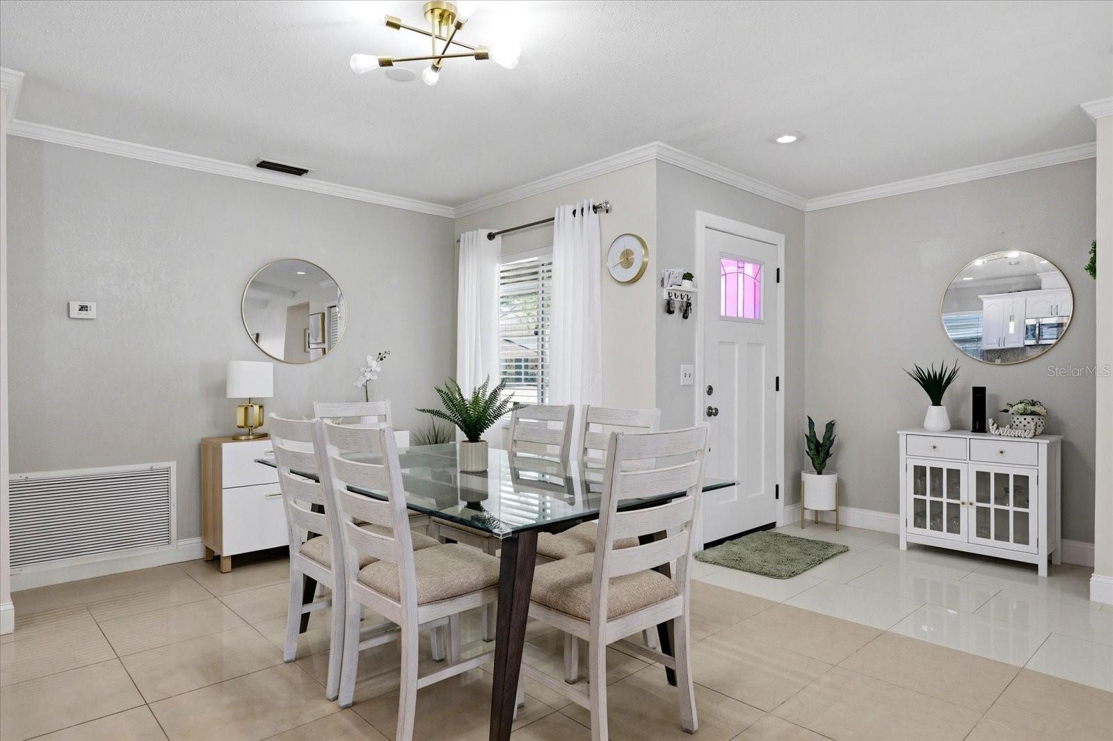 8331 W POCAHONTAS AVE, TAMPA, FL, 33615