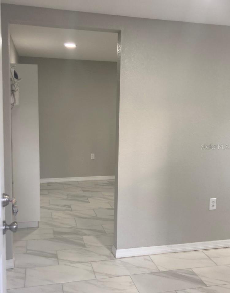 8331 W POCAHONTAS AVE, TAMPA, FL, 33615