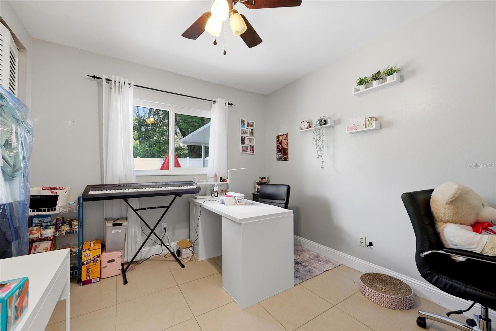 8331 W POCAHONTAS AVE, TAMPA, FL, 33615