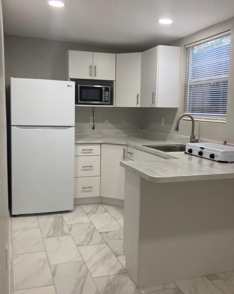 8331 W POCAHONTAS AVE, TAMPA, FL, 33615