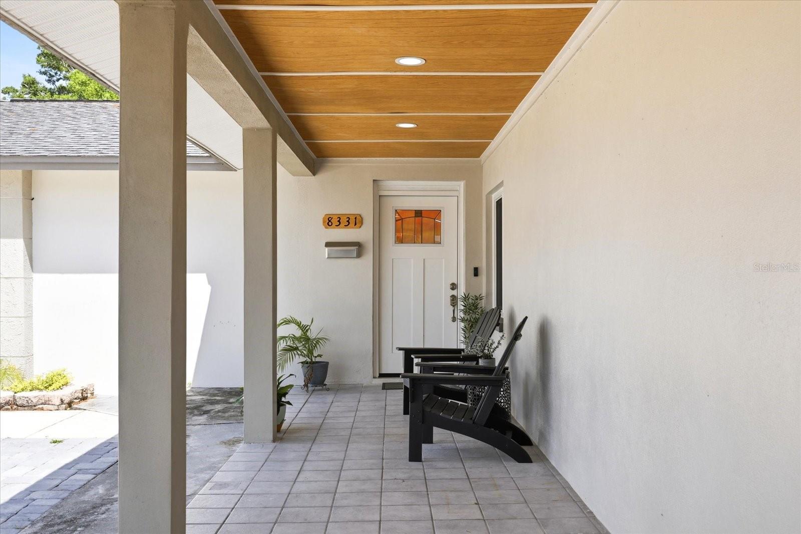 8331 W POCAHONTAS AVE, TAMPA, FL, 33615