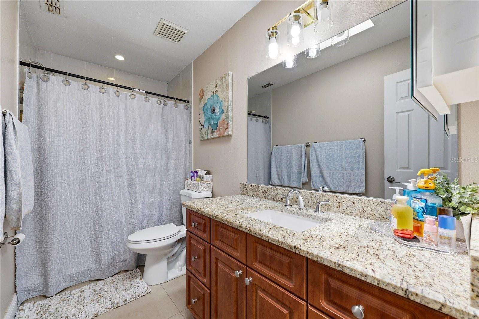 8331 W POCAHONTAS AVE, TAMPA, FL, 33615