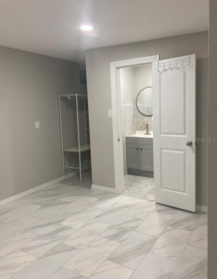 8331 W POCAHONTAS AVE, TAMPA, FL, 33615