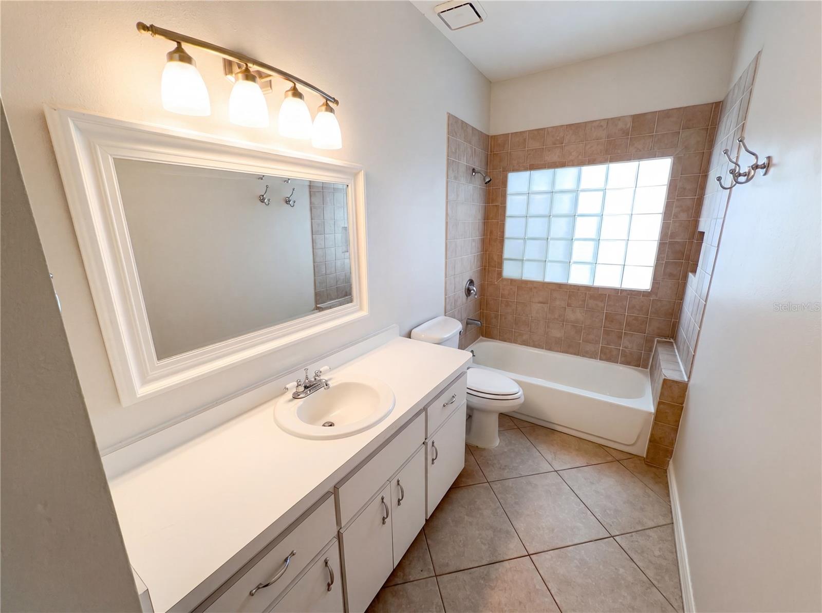 680 MACGLENROSS DR, OVIEDO, FL, 32765