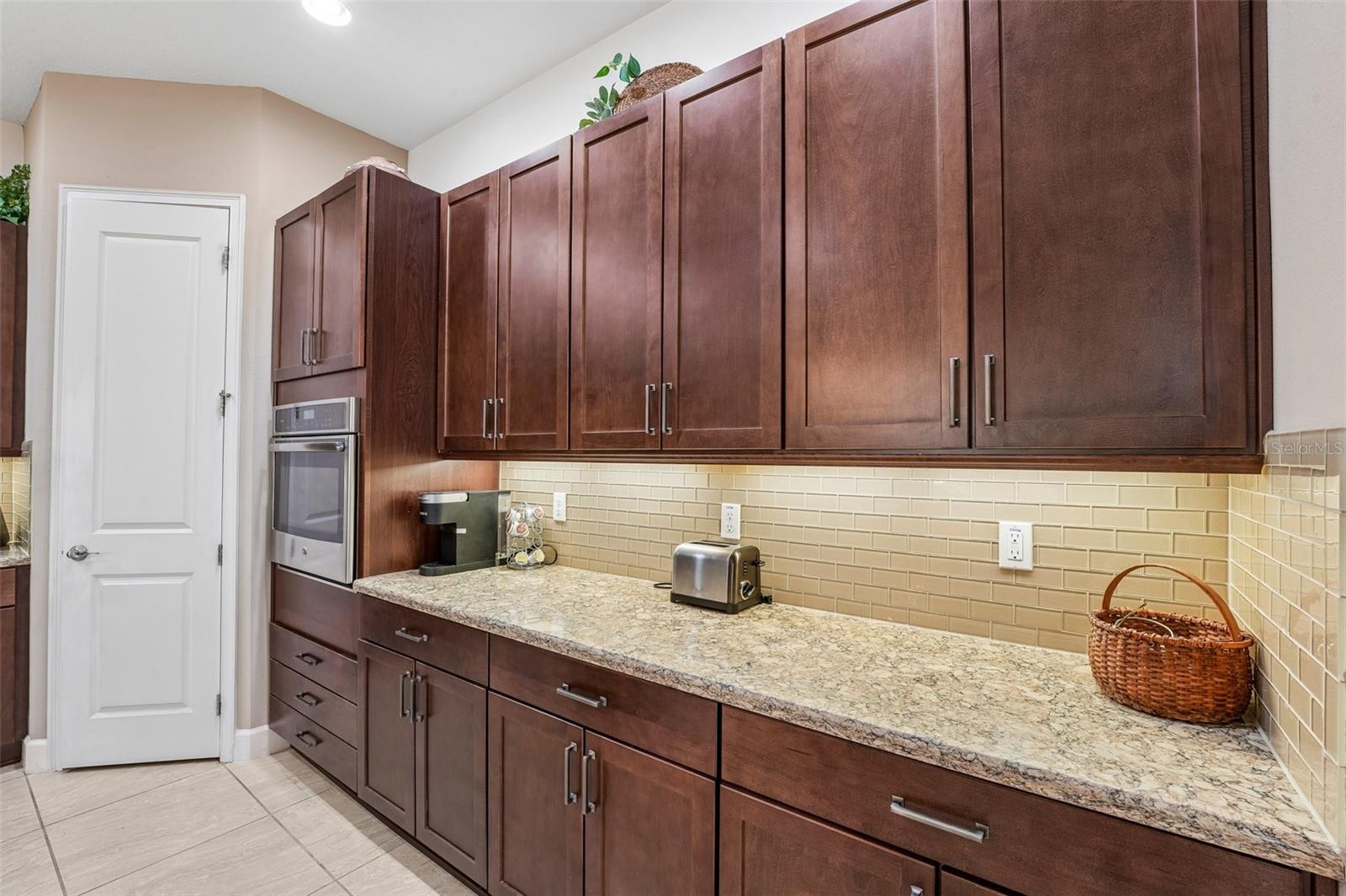 648 SOUTHLAKE DR, ORMOND BEACH, FL, 32174