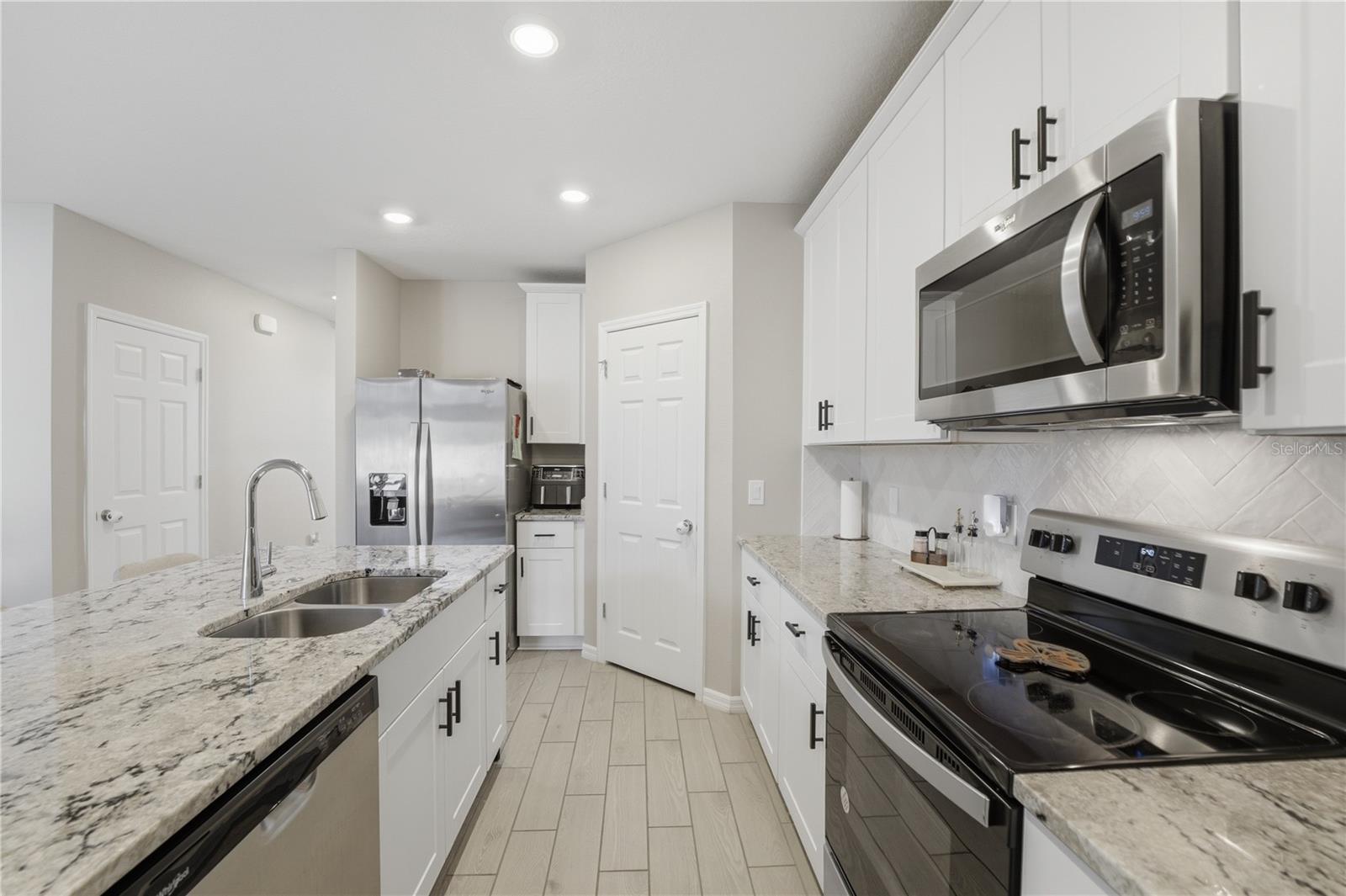 2424 WHITETAIL, DAVENPORT, FL, 33837