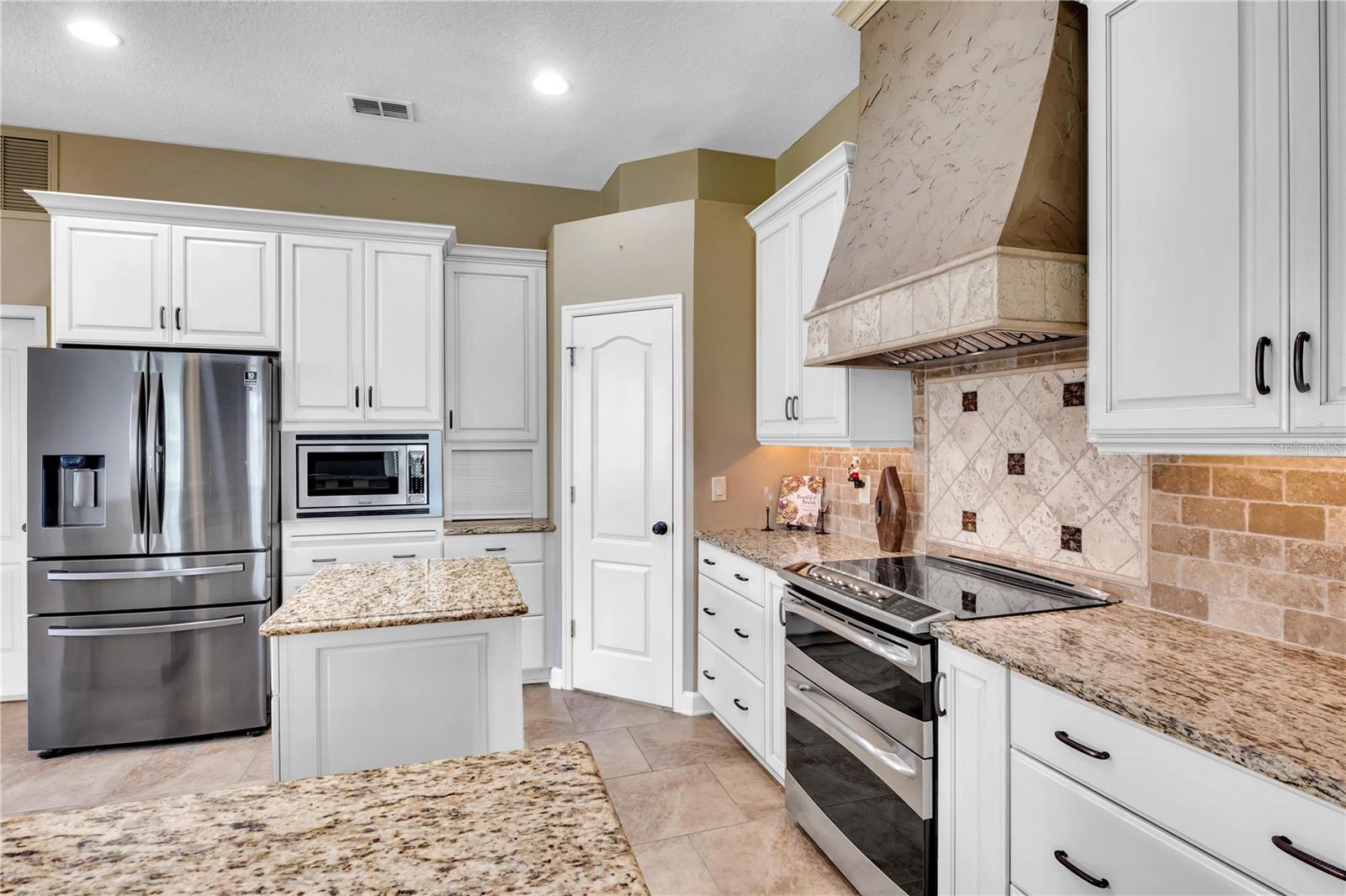 713 CEDARWOOD CT, ORLANDO, FL, 32828