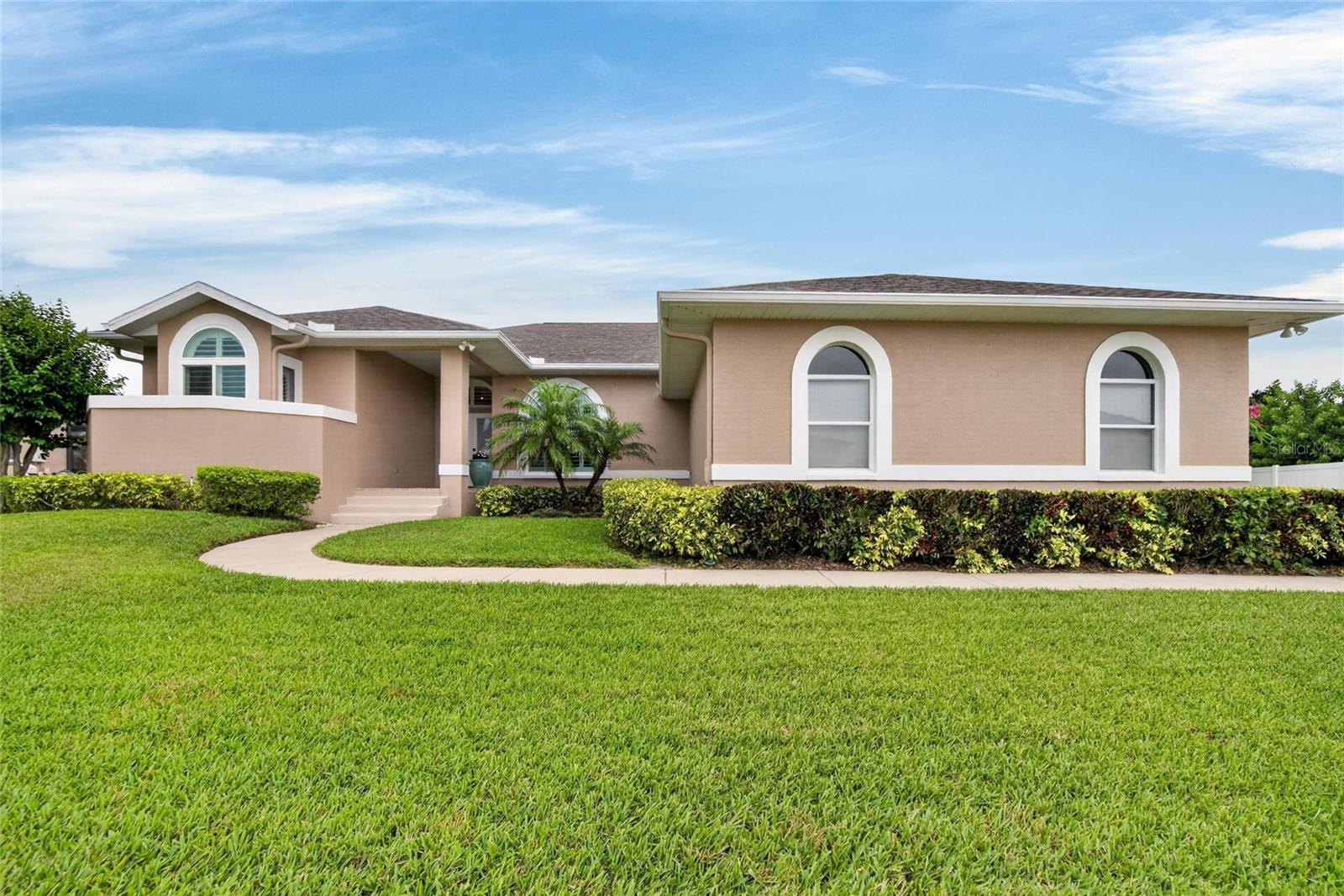 806 EAGLE LN, APOLLO BEACH, FL, 33572