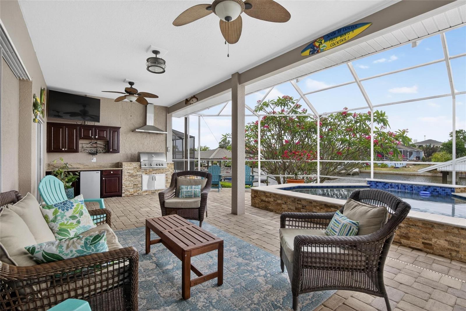 806 EAGLE LN, APOLLO BEACH, FL, 33572
