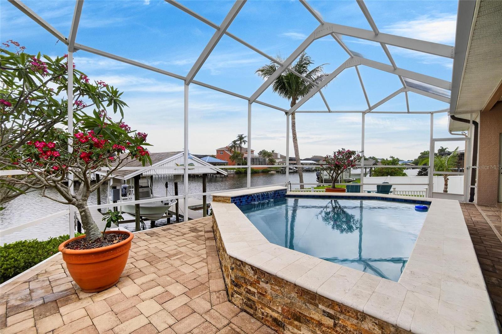 806 EAGLE LN, APOLLO BEACH, FL, 33572