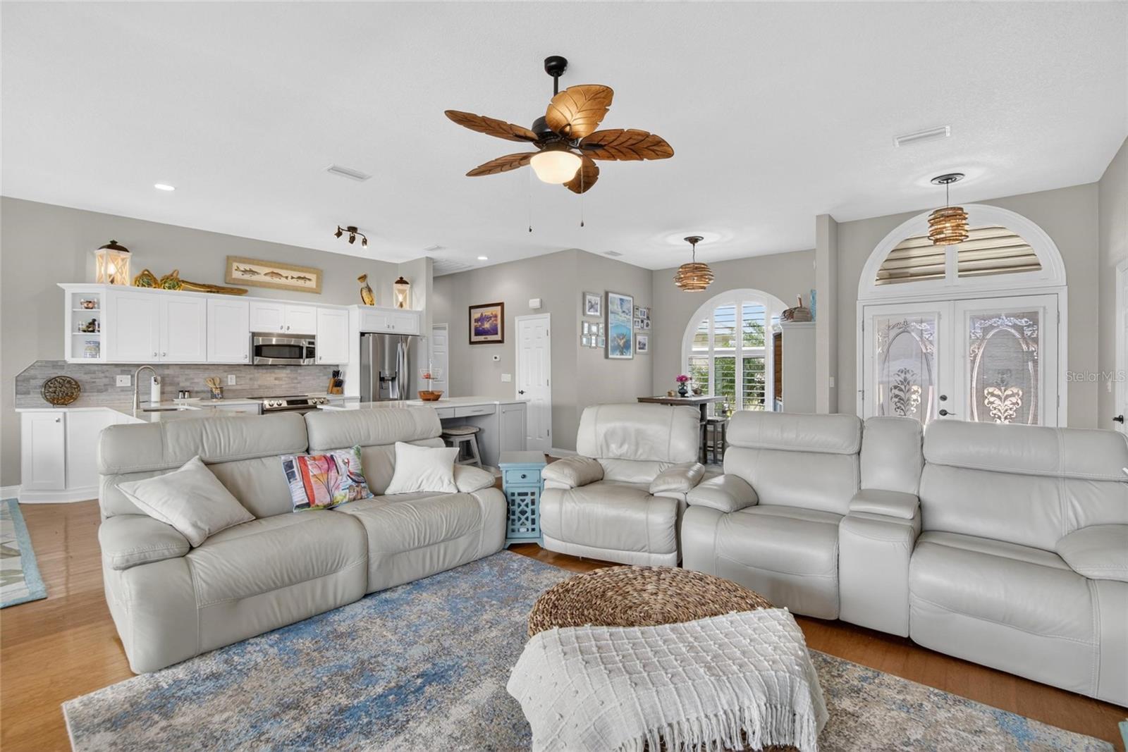 806 EAGLE LN, APOLLO BEACH, FL, 33572