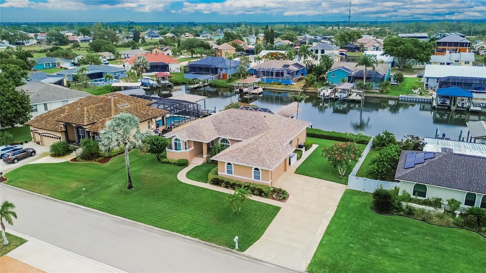 806 EAGLE LN, APOLLO BEACH, FL, 33572