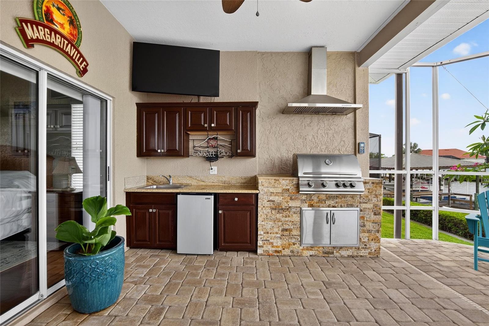 806 EAGLE LN, APOLLO BEACH, FL, 33572
