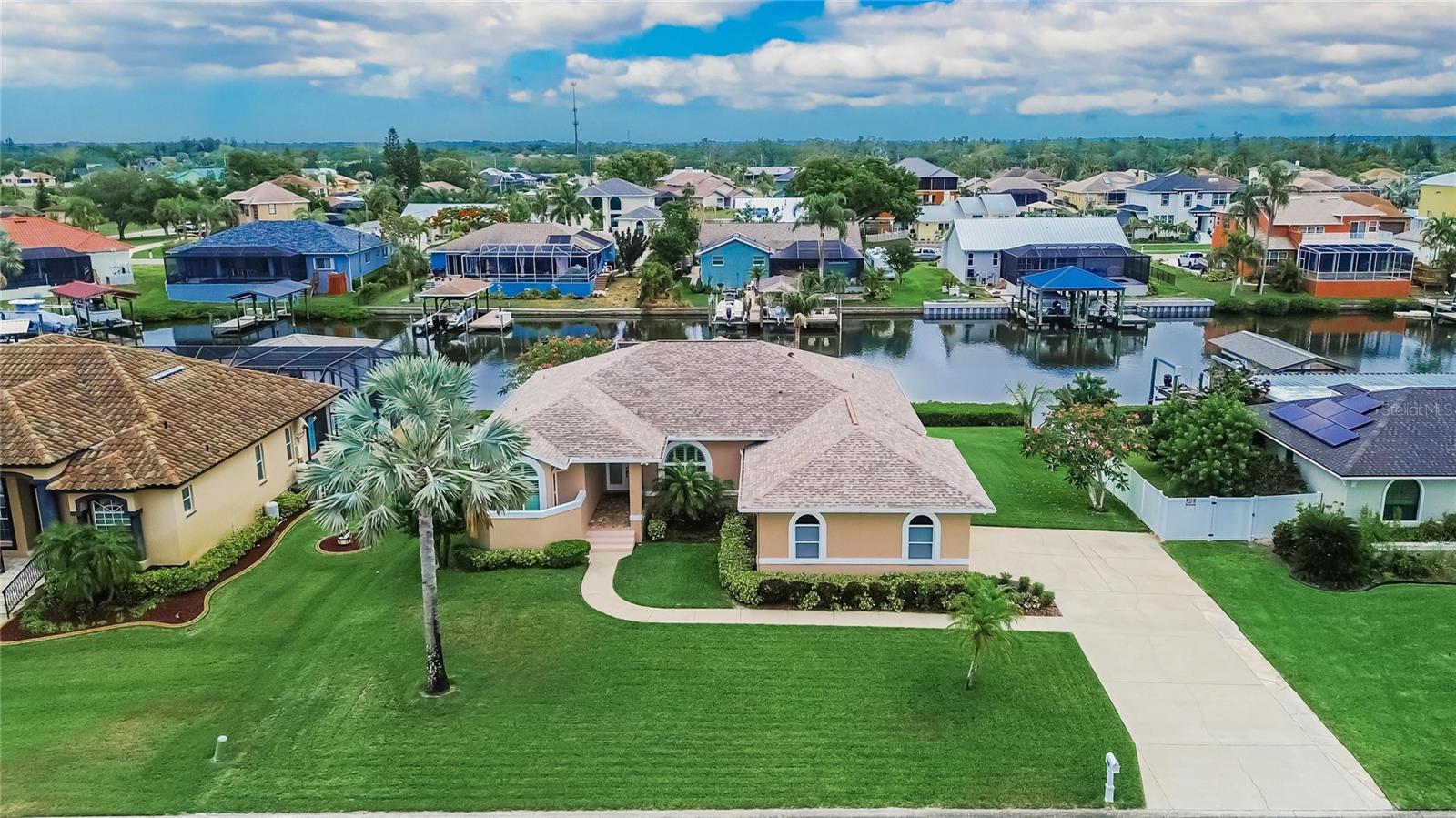 806 EAGLE LN, APOLLO BEACH, FL, 33572