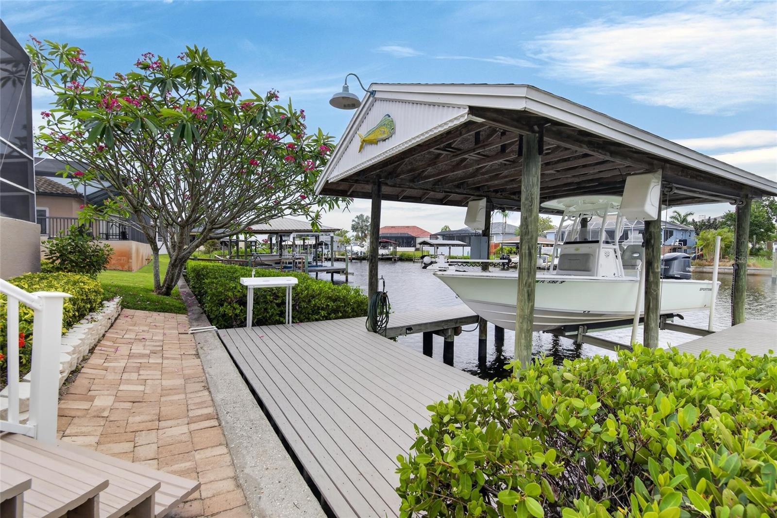 806 EAGLE LN, APOLLO BEACH, FL, 33572