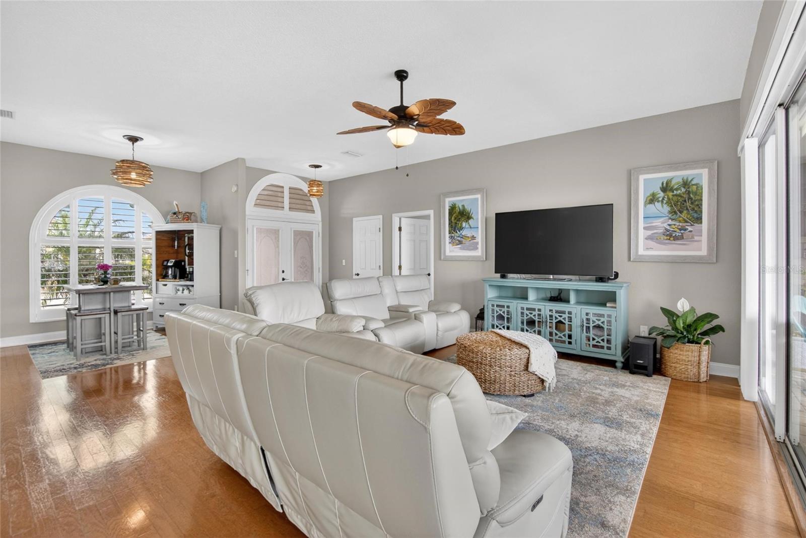 806 EAGLE LN, APOLLO BEACH, FL, 33572