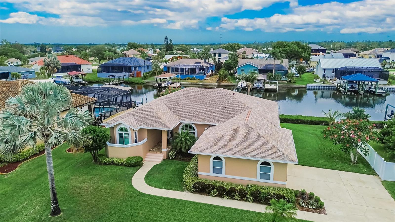 806 EAGLE LN, APOLLO BEACH, FL, 33572