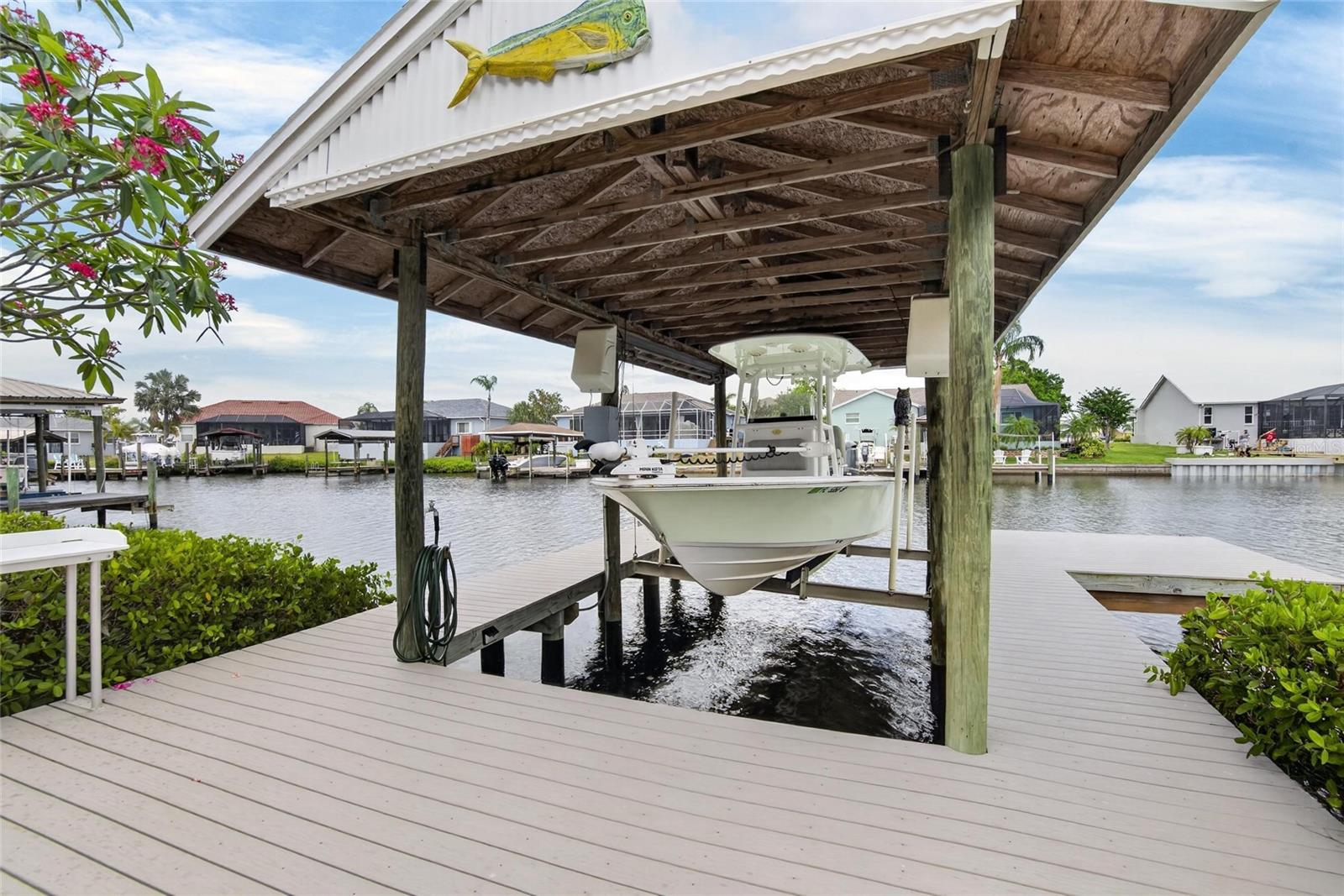 806 EAGLE LN, APOLLO BEACH, FL, 33572