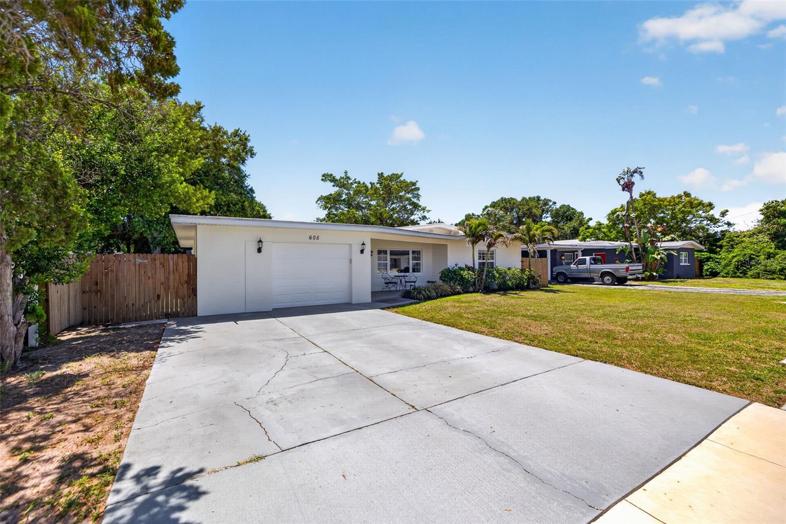 605 MEHLENBACHER RD, BELLEAIR BLUFFS, FL, 33770