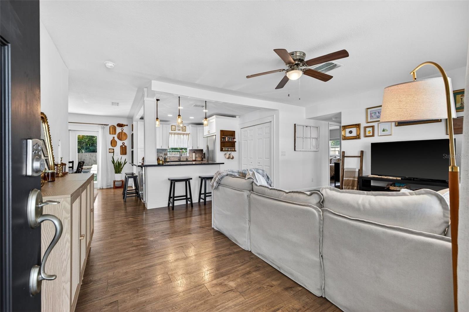 605 MEHLENBACHER RD, BELLEAIR BLUFFS, FL, 33770