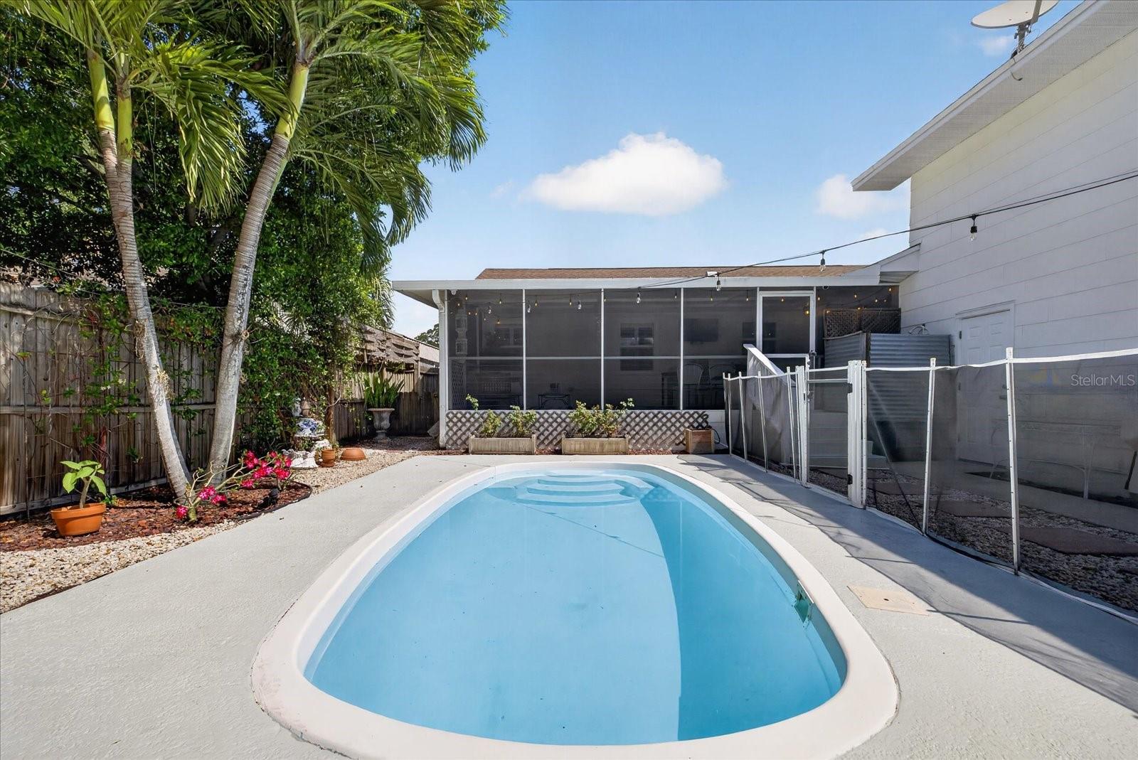 2400 9TH AVE N, ST PETERSBURG, FL, 33713