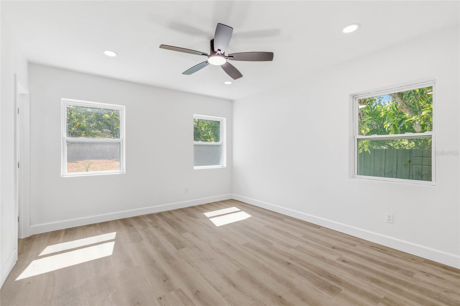 111 ORANGEVIEW AVE, CLEARWATER, FL, 33755