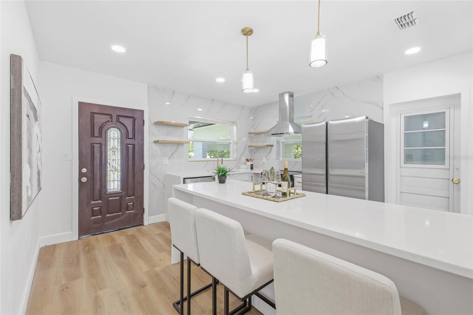 111 ORANGEVIEW AVE, CLEARWATER, FL, 33755