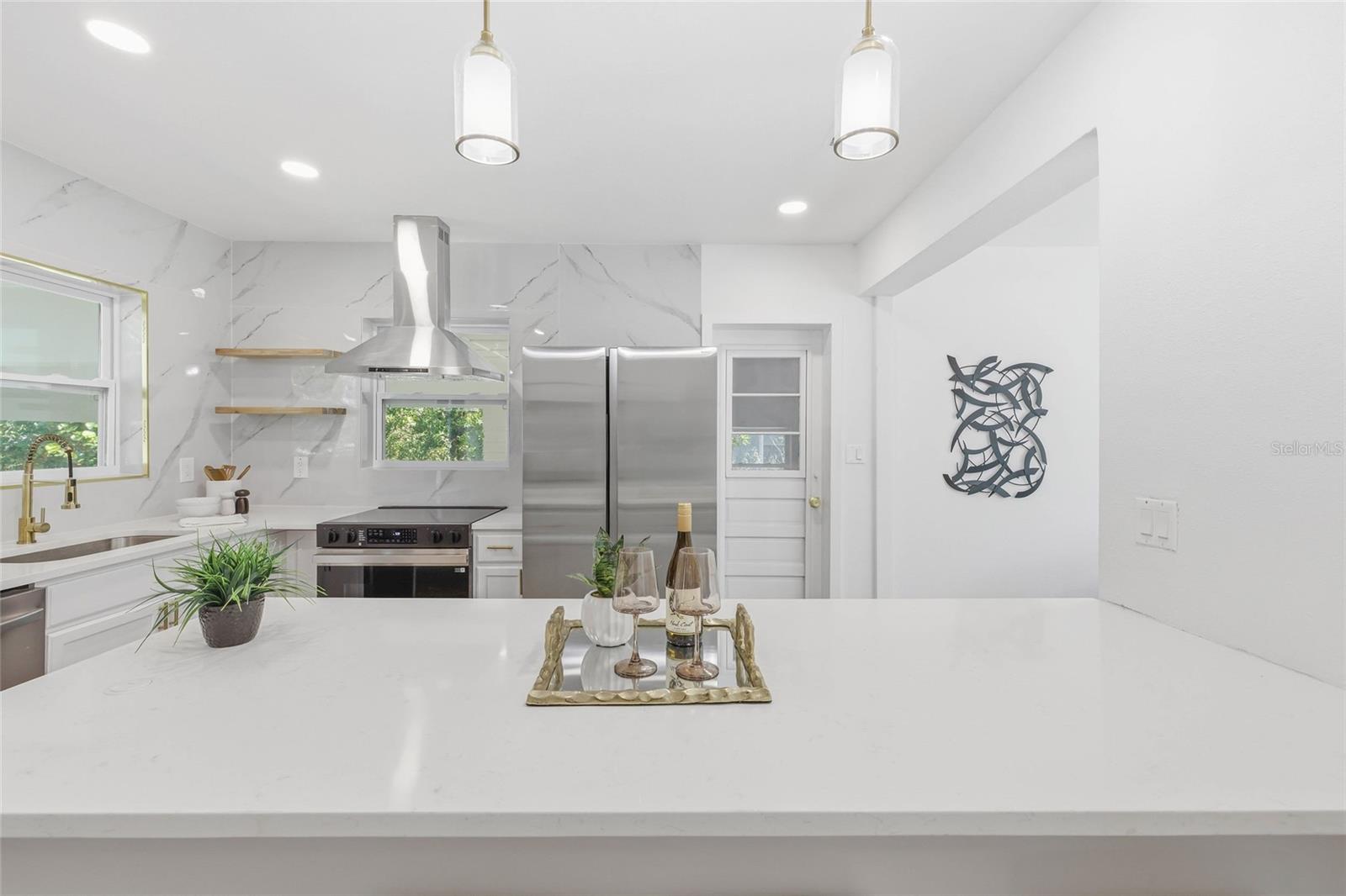111 ORANGEVIEW AVE, CLEARWATER, FL, 33755