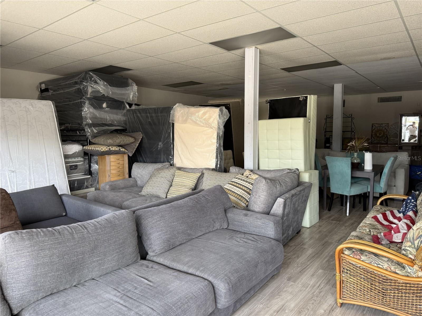 9933 SEMINOLE BLVD, SEMINOLE, FL, 33772