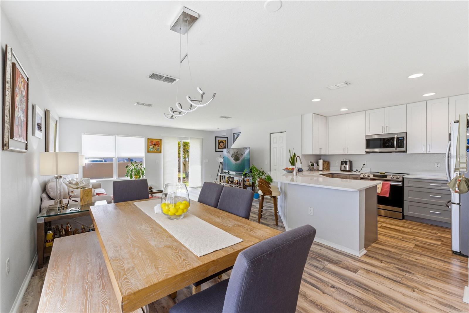 3045 SEAVIEW CASTLE DR, KISSIMMEE, FL, 34746