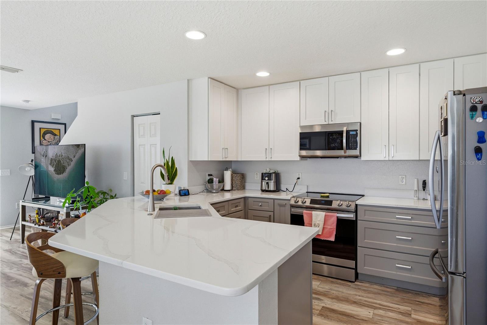 3045 SEAVIEW CASTLE DR, KISSIMMEE, FL, 34746