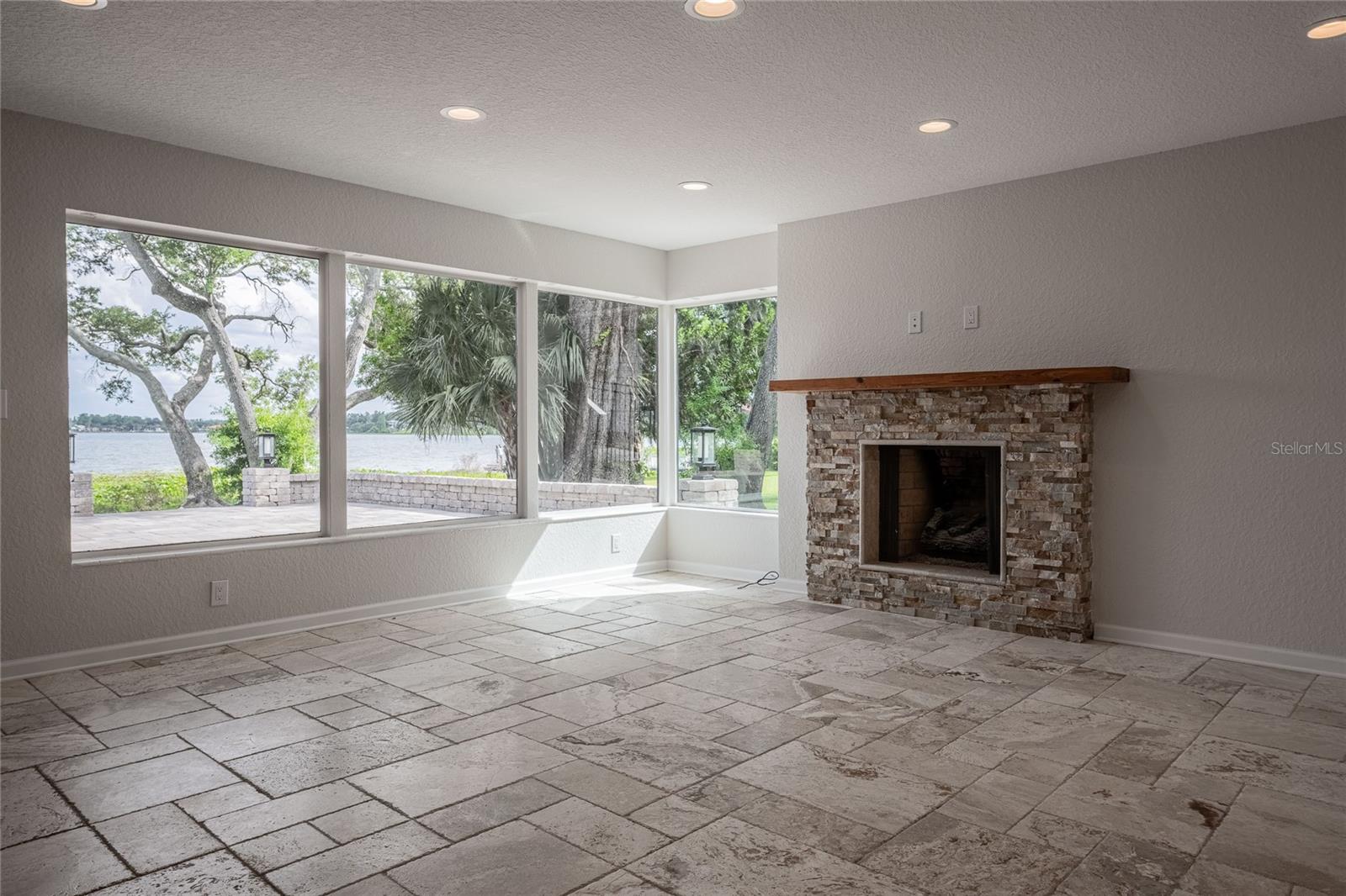 7 LAKE HOLLINGSWORTH DR, LAKELAND, FL, 33803