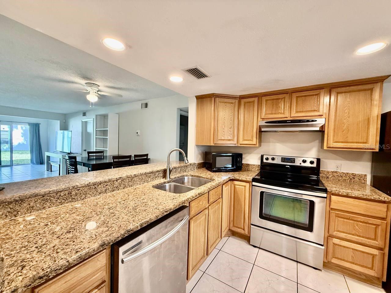 7560 92ND ST #102B, SEMINOLE, FL, 33777
