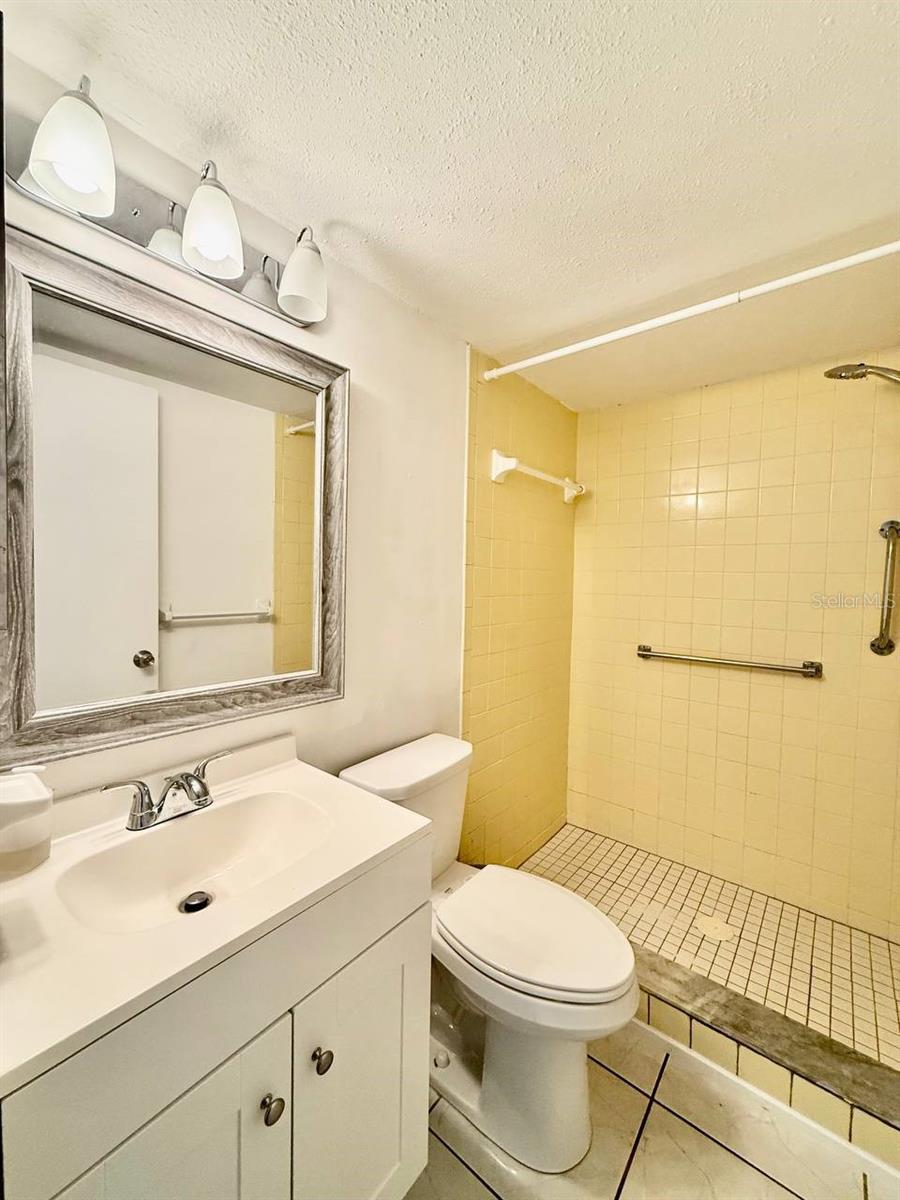 7560 92ND ST #102B, SEMINOLE, FL, 33777