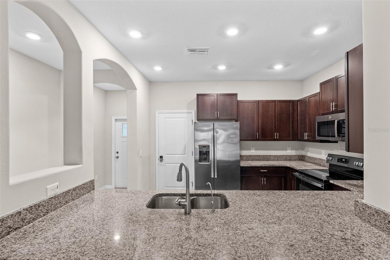 741 ROYAL EMPRESS DR, RUSKIN, FL, 33570